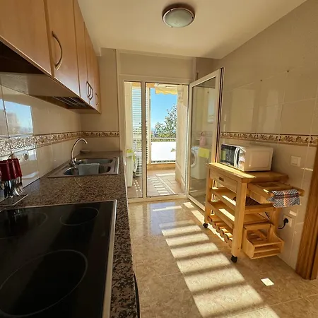 Apartamento Piso En El Centro Con Vistas Al Mar Y Balcon Rosas